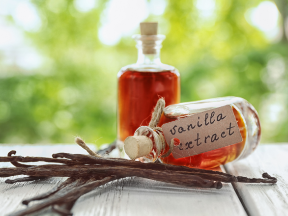 Hjemmelavet 100 % ren vaniljeekstrakt.