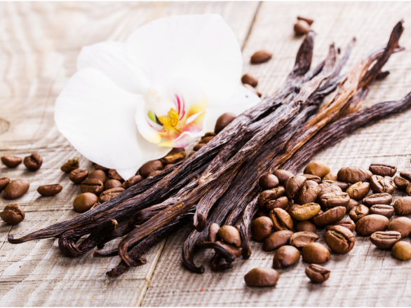 Tilstning af vanilje til kaffe: Vaniljepulver, vaniljestang og vaniljeekstrakt