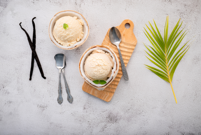 Vegansk kokos is med Bourbon vaniljestnger